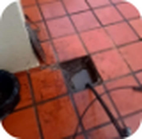 Caça vazamento em piso de cerâmica com abertura pontual