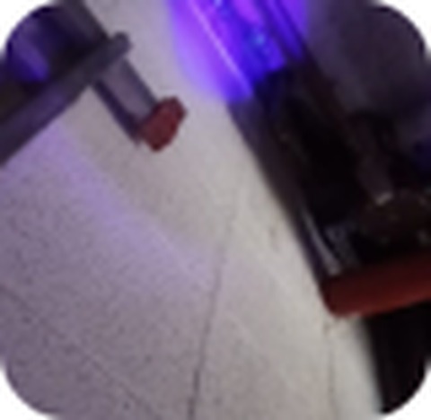 Teste de vazamento e infiltração com luz especial