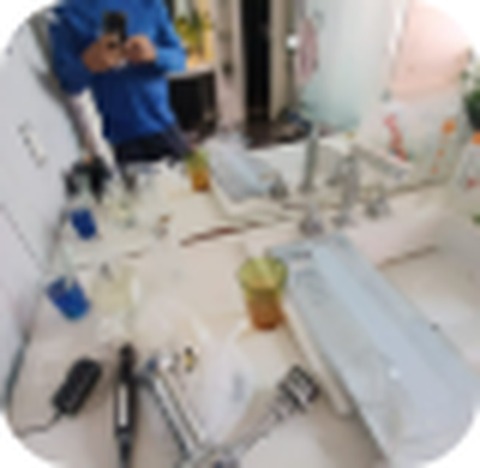 Troca de reparos de torneira em bancada